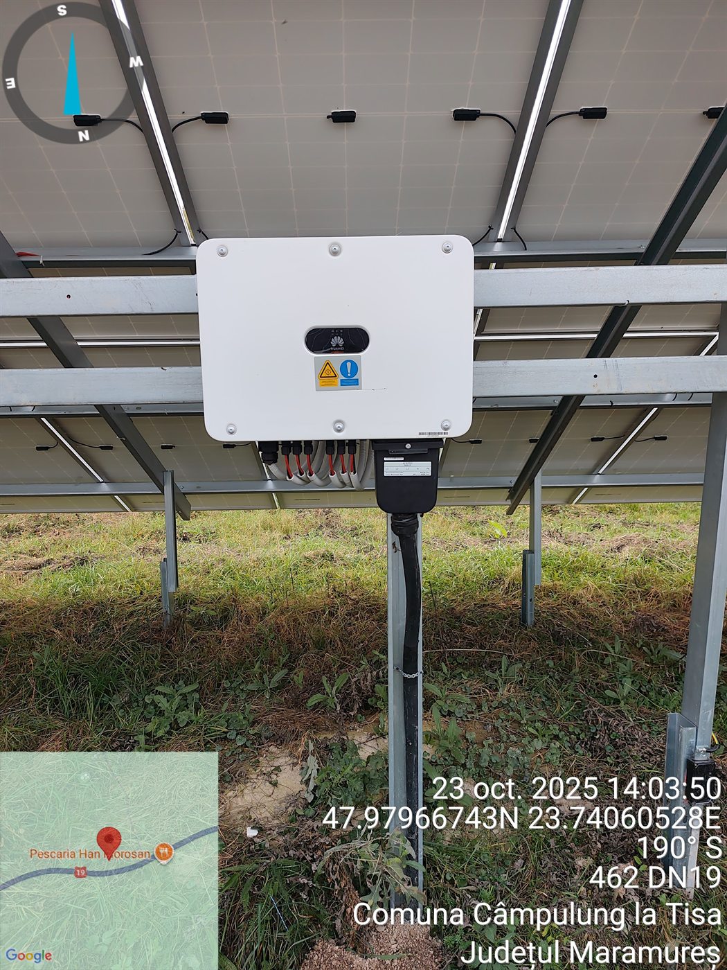 Invertor montat sub structură fotovoltaică